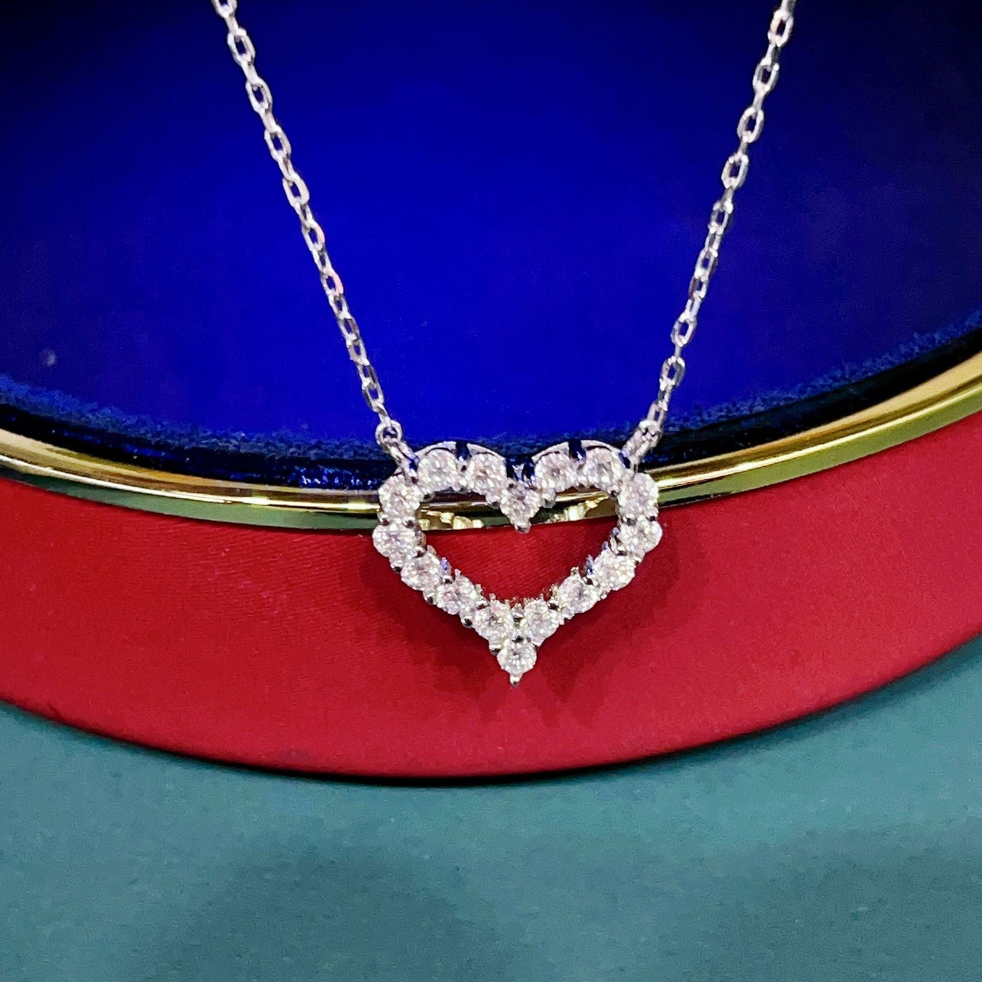 Elegant S925 Sterling Silver Heart Pendant Necklace – Timeless Gift