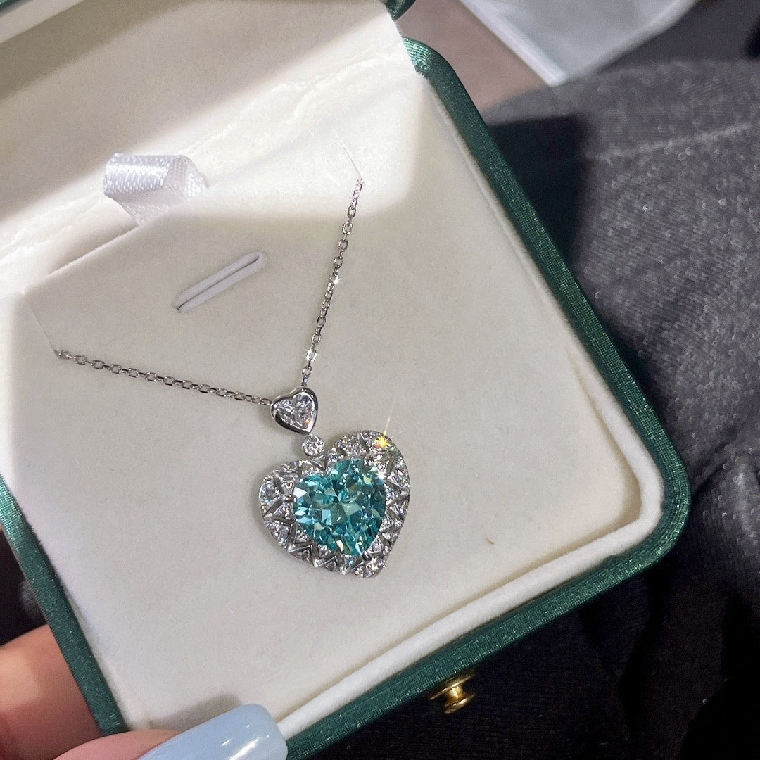 Stunning Heart Necklace with Dazzling Gemstone Details