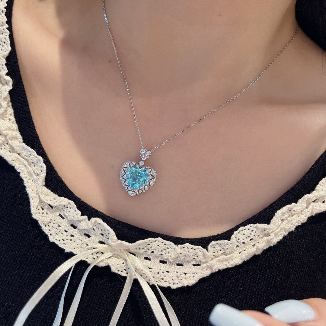 Stunning Heart Necklace with Dazzling Gemstone Details