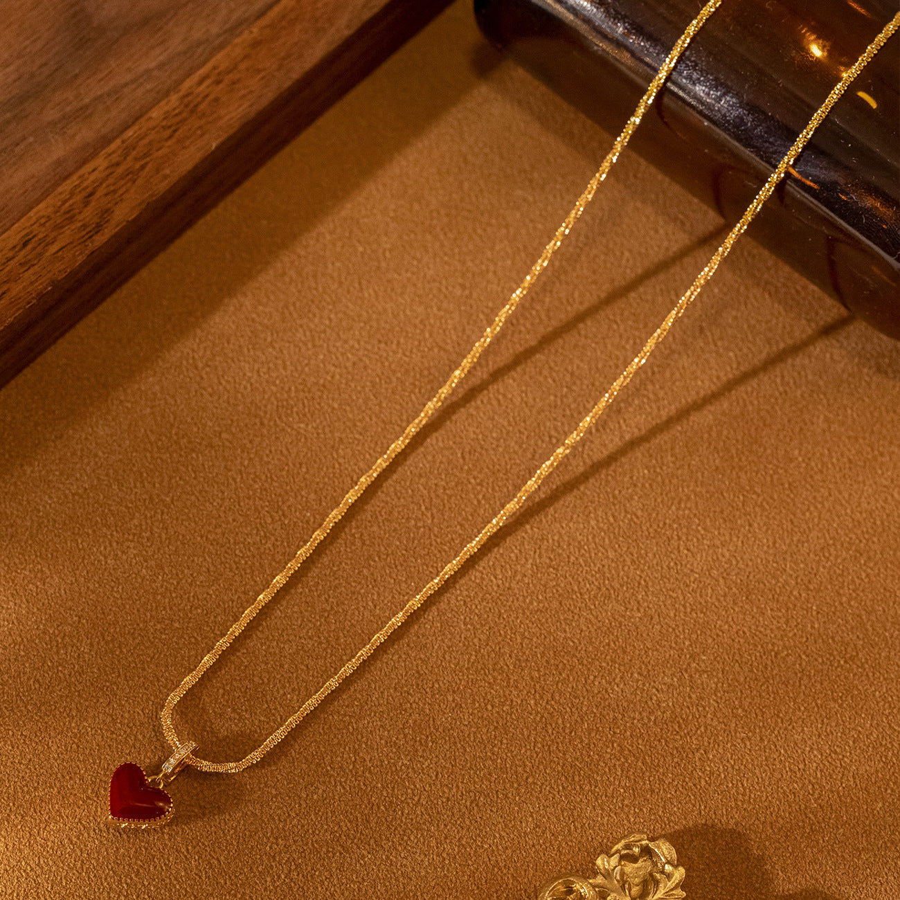 Vintage Glam Heart Necklace – Effortless Elegance for Every Occasion