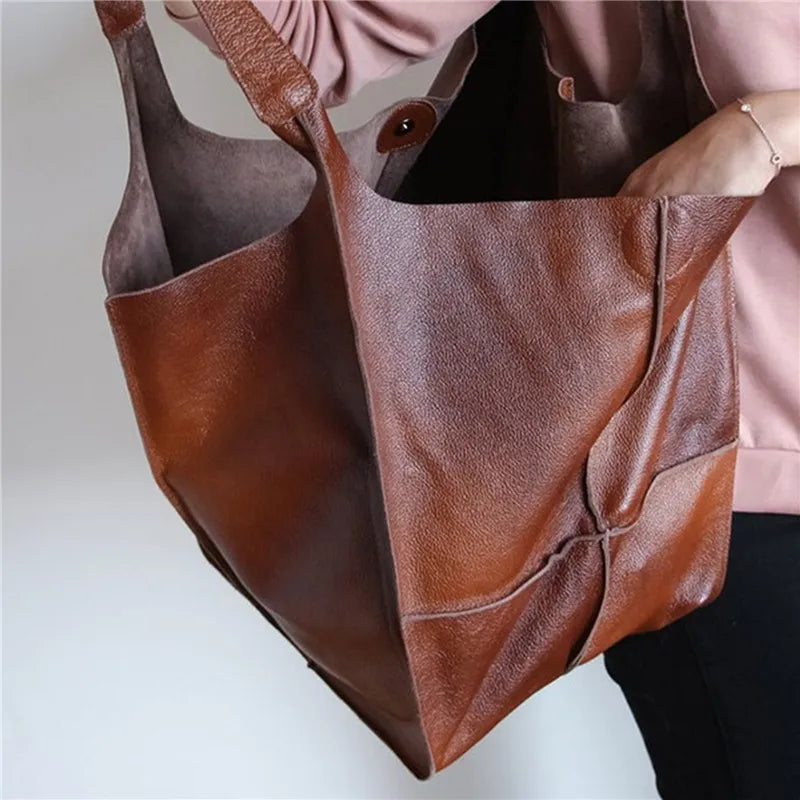 Chic Oversized Leather Tote – Luxurious, Roomy & Versatile