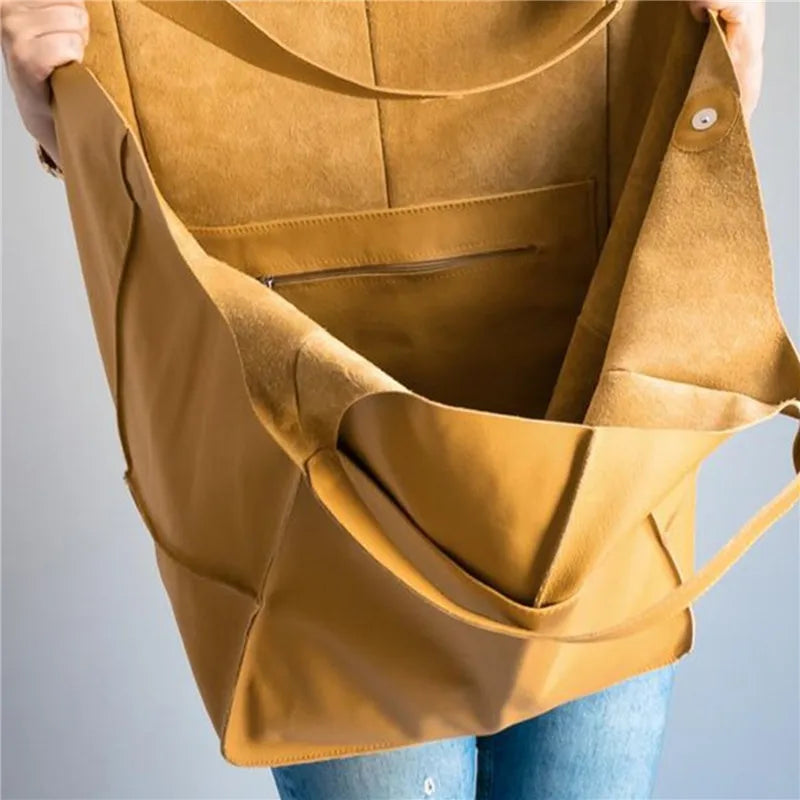 Chic Oversized Leather Tote – Luxurious, Roomy & Versatile