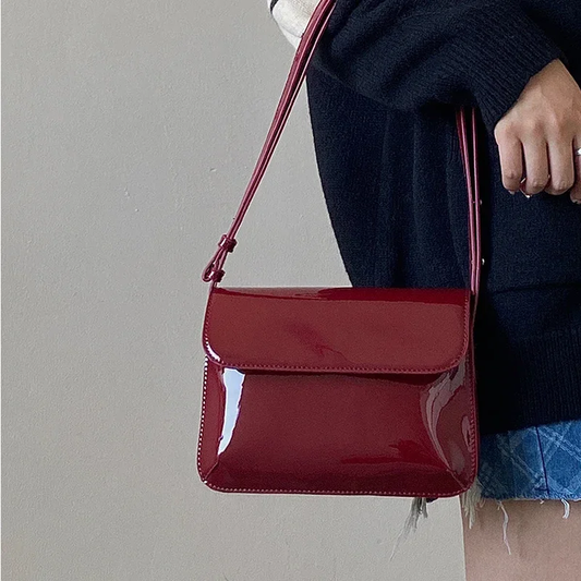 Versatile Red Shoulder Bag – Chic Design for Any Event